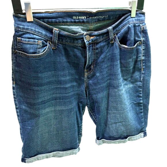Old Navy Pants - Old Navy	curvy bermuda short - medium dark wash